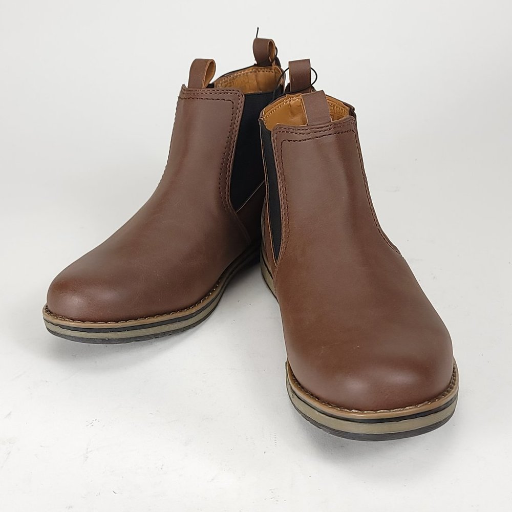 IZOD Lucas Men's Pull-On Leather Chukka Boot with Memory‎ Foam Insole